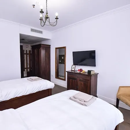 Yara Hotel 3*